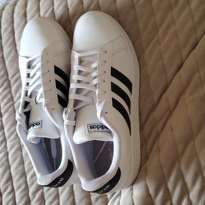 Adidas. Size 10. White & Black